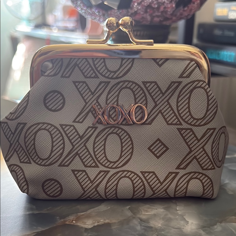 XOXO Brown Geometric Clutch